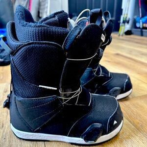 Used one season Burton Zipline Kids Step On